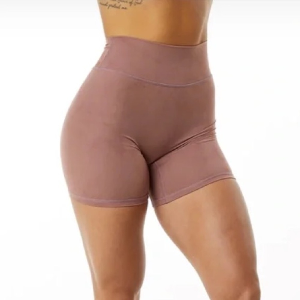 Alphalete Alphalux Wonder 6” Shorts - Dusty Rose